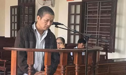 “Yeu rau xanh” dam o be gai 12 tuoi cui dau hoi han, xin duoc giam nhe