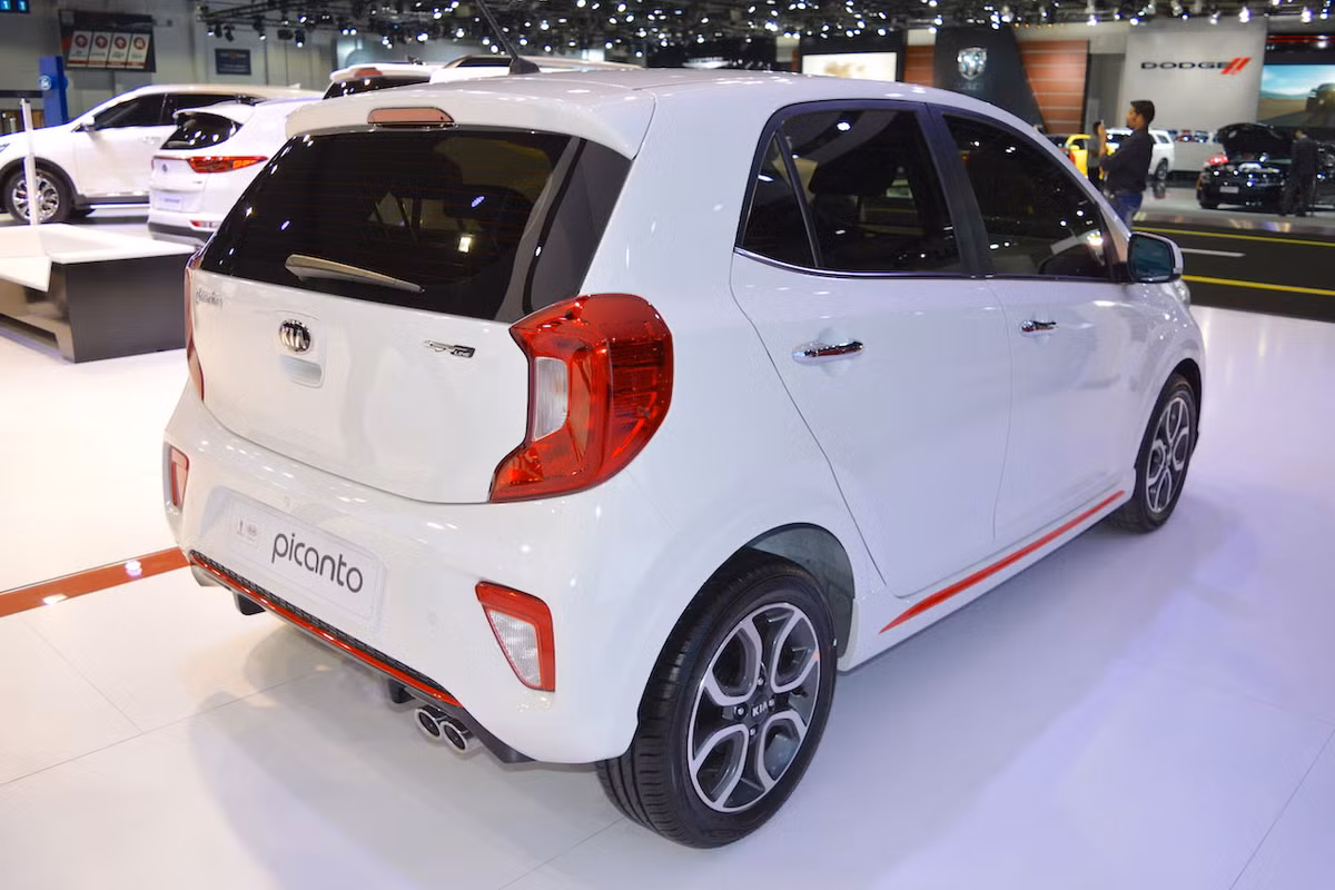 So với các biến thể khác, Morning thế hệ mới có thiết kế mang nguồn cảm hứng từ các “đàn anh” trong đại gia đình, ví dụ như chiếc Optima GT hay Sorento.