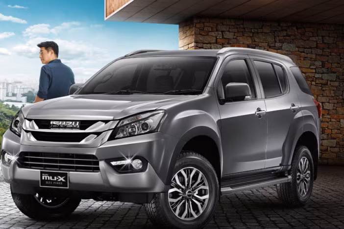 Tất cả xe mu-X bán trên toàn cầu đều sản xuất tại Thái Lan. Dự kiến dòng xe nhập khẩu này sẽ được giảm giá mạnh kể từ năm 2018 nên người dùng có nhu cầu nên cân nhắc mua xe tại thời điểm này.