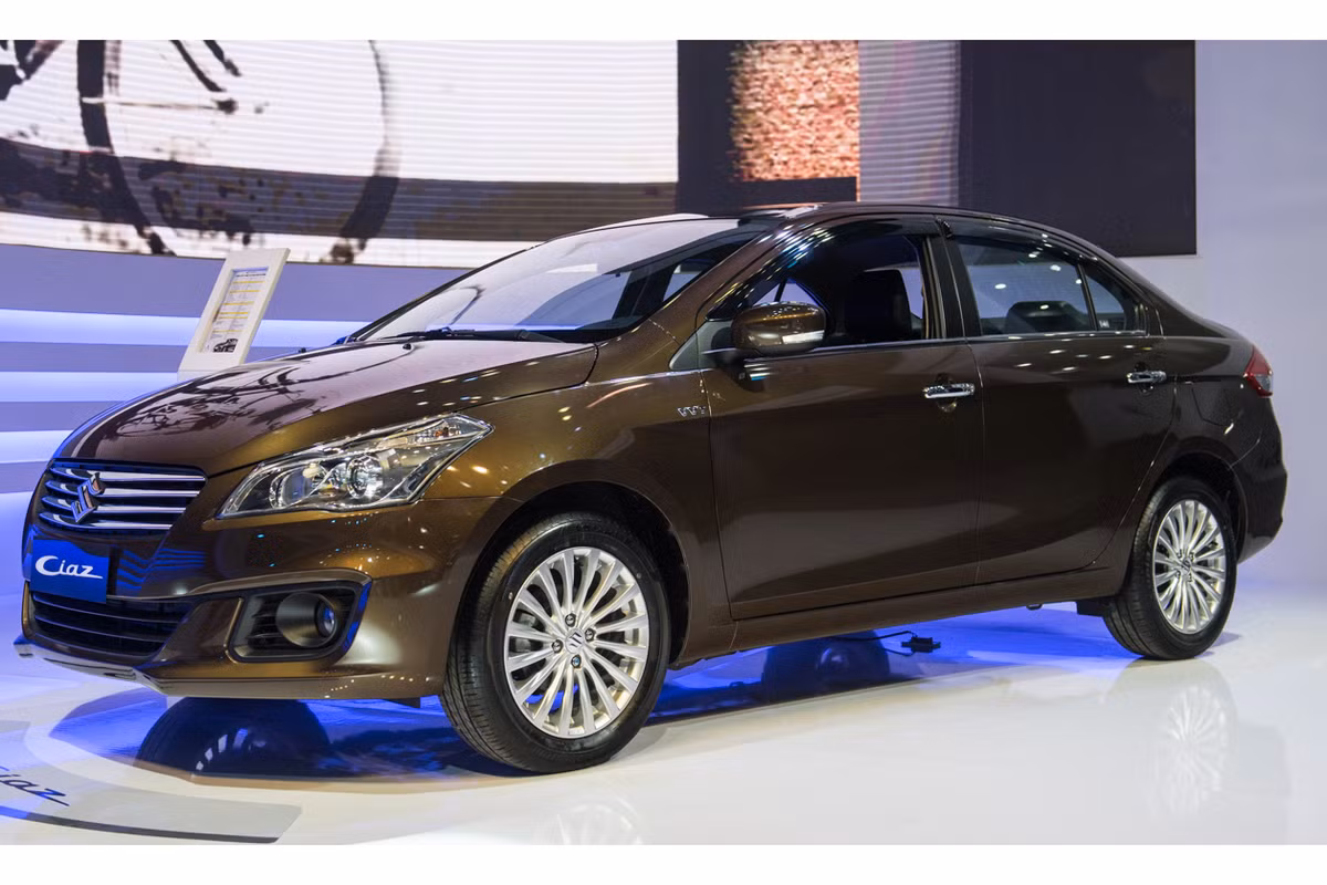 Suzuki Ciaz được nhập khẩu từ Thái Lan có giá công bố 580 triệu đồng. Mẫu sedan hạng B này được xem là đối thủ cạnh tranh của Toyota Vios, Honda City hoặc Nissan Sunny.