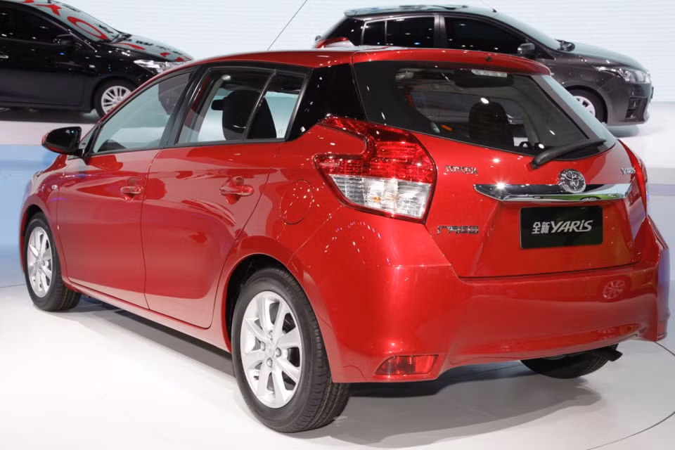 Toyota Yaris thuộc dòng xe hatchback 5 cửa cỡ nhỏ có mặt tại thị trường Việt Nam hồi năm 2011. Khách hàng mua xe trong tháng 9 này được nhận ưu đãi giảm giá lên đến 40 triệu đồng tiền mặt.