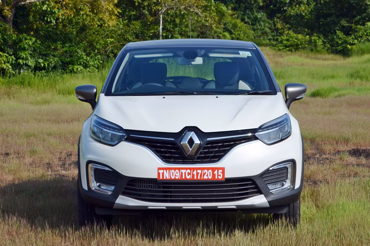 Sau một thời gian chờ đợi, xe giá rẻ Renault Captur đã chính thức ra mắt người tiêu dùng tại Ấn Độ, đi kèm với giá bán từ 351,7 triệu đồng. 