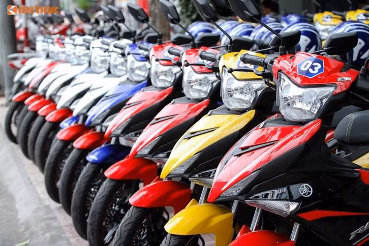 Yamaha Exciter 150 và Honda Sonic 150R là những mẫu xe côn tay cỡ nhỏ rất được ưa chuộng tại trị trường Việt. Cả hai mẫu xe này được đánh giá là phù hợp để di chuyển trong nội đô nên được lựa chọn để phục vụ cho đội bắt cướp TP HCM.