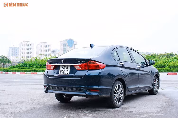 Với sự tăng trưởng quá mạnh của đối thủ Vios trong tháng qua, hiện cả 2 mẫu xe kỳ phùng địch thủ mang thương hiệu Nhật Bản này đang cùng có mức tăng trưởng chung trong 8 tháng là 44% so với cùng kỳ nhưng doanh số tuyệt đối của Vios đang gần gấp 4 lần City.