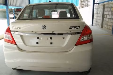 Mẫu xe giá rẻ này được hãng xe ôtô Suzuki trang bị khối động cơ xăng 1.2L K12, sản sinh 80 mã lực và mô men xoắn cực đại 113 Nm. Ngoài ra, xe cũng có tùy chọn khác là động cơ diesel 1.3L DDiS, tạo ra công suất 74 mã lực và mô men xoắn cực đại 190Nm. Tuy nhiên, cả hai biến thể động cơ trên đều có hộp số sàn 5 cấp thông thường.