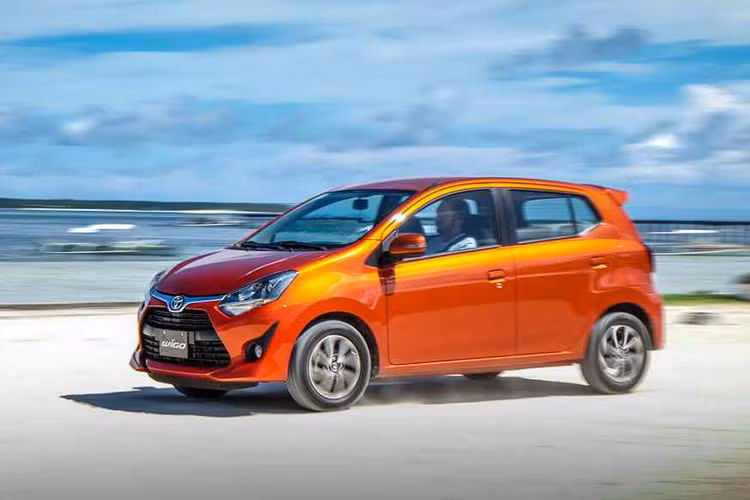 Ngoài Toyota Avanza 2017 mới, một mẫu xe cỡ nhỏ cũng đang được người tiêu dùng Việt quan tâm và hứa hẹn sẽ tạo sức hút lớn tại VMS 2017 sắp tới chính là Toyota Wigo. Theo nhiều nuồn tin cho hay, rất có thể mẫu xe hạng A sở hữu ưu thế nhỏ gọn phù hợp với môi trường đô thị tại Việt Nam cũng sẽ có mặt tại VMS 2017. Wigo mới được trang bị động cơ 1.0L, cho công suất 66 mã lực và mô men xoắn cực đại đạt 89 Nm.