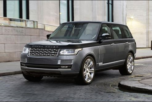 Range Rover SV Autobiography là chiếc xe sang trọng nhất của Land Rover. Với mức giá 200.000 USD, Range Rover SV Autobiography sở hữu chiều dài cơ sở mở rộng, khoang lái hạng nhất và khối động cơ V8 dung tích 5.0 lít siêu nạp. Mức giá này đắt hơn rất nhiều so với giá khởi điểm 85.000 USD của một chiếc Range Rover cơ bản.