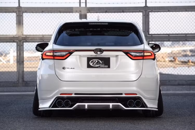 Hãng độ xe Kuhl Racing chưa tiết lộ bất kì thông tin nào liên quan đến thông số kĩ thuật hay giá bán của mẫu xe này cho tới khi chính thức xuất hiện tại Tokyo Auto Salon 2018.