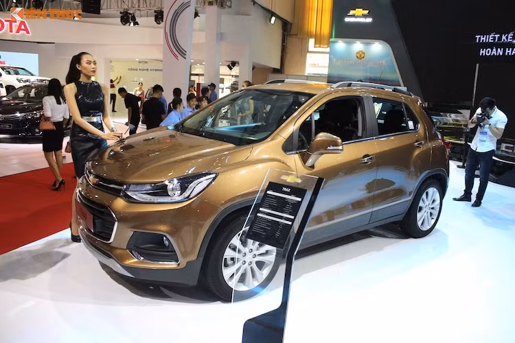 Chevrolet Trax mặc dù là một mẫu xe Crossover mới gia nhập, tuy nhiên doanh số cũng khá ấn tượng so với mẫu Captiva khi doanh số xe bán ra 77 chiếc. Tại thị trường Việt Nam, xe có giá bán 769 triệu đồng.