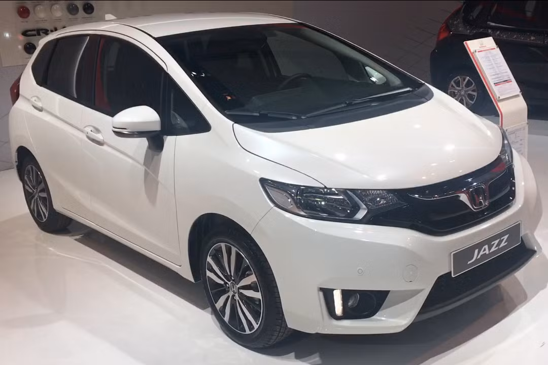 Thêm một cái tên đáng chú ý khác chính là mẫu xe đô thị cỡ nhỏ Honda Jazz. Theo một số nguồn tin không chính thức cho hay, rất có thể ôtô Honda Việt Nam sẽ mang “át chủ bài” này tung ra tại VMS 2017 nhằm cải thiện doanh số bán hàng hiện tại. Tuy nhiên tất cả vẫn chỉ là phỏng đoán?
