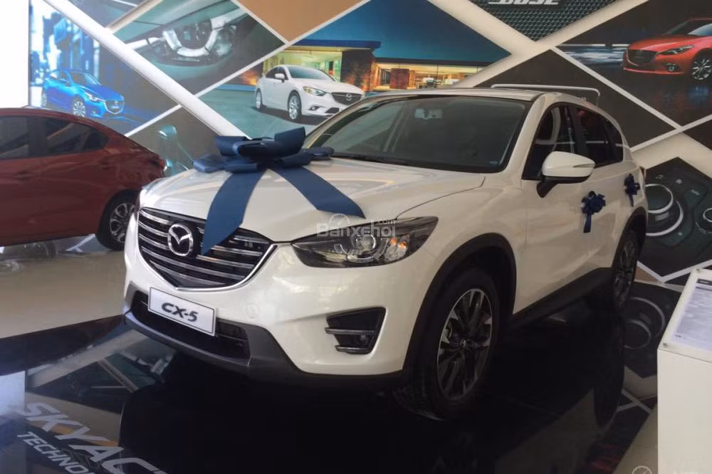 Khả năng vận hành, Mazda CX-5 sử dụng động cơ xăng 2.0L Skyactive-G sản sinh công suất 155 mã lực tại 6.000 vòng/phút, mô-men xoắn 203 Nm tại 4.000 vòng/phút.