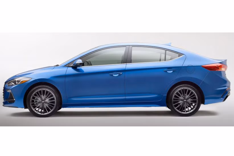 Tại thị trường Hàn Quốc, xe sử dụng động cơ Tubor 1,6 lít, sản sinh công suất 204 mã lực, momen xoắn 265 Nm, kết hợp với tùy chọn hộp số sàn 6 cấp hay hộp số 7 tự động 7 cấp ly hợp kép.