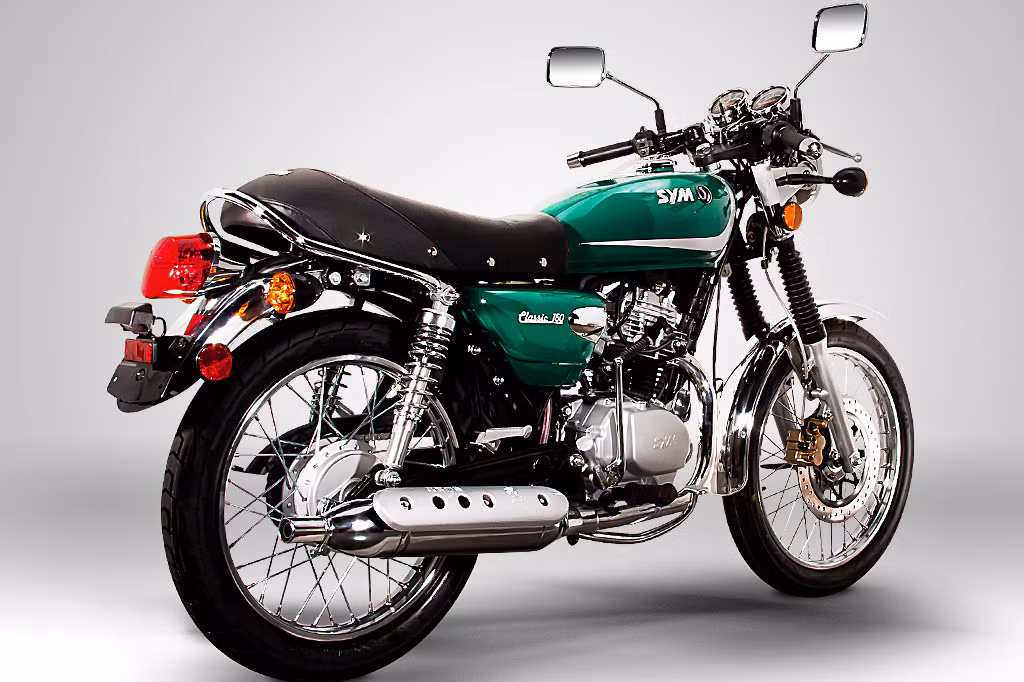 Sym Wolf Classic 150 được xuất xứ tại Đài Loan với giá bánđi kèm là 2.999 USD (68 triệu đồng).