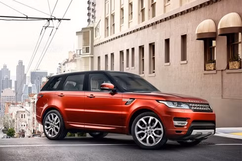 Là mẫu SUV đắt tiền, sang trọng, mạnh mẽ và thể thao, tuy nhiên độ bền bỉ và đáng tin cậy của chiếc Range Rover Sport lại chưa làm vừa lòng người sử dụng, nó chỉ dành 2 điểm ở Hệ động lực và 3 điểm tại các hạng mục quan trọng khác. Consumer Reports thì rất khắt khe với Range Rover Sport khi chỉ cho mẫu SUV này 1 điểm về Độ bền và thậm chí còn xếp nó vào "Top 10 xe tệ nhất năm 2017".