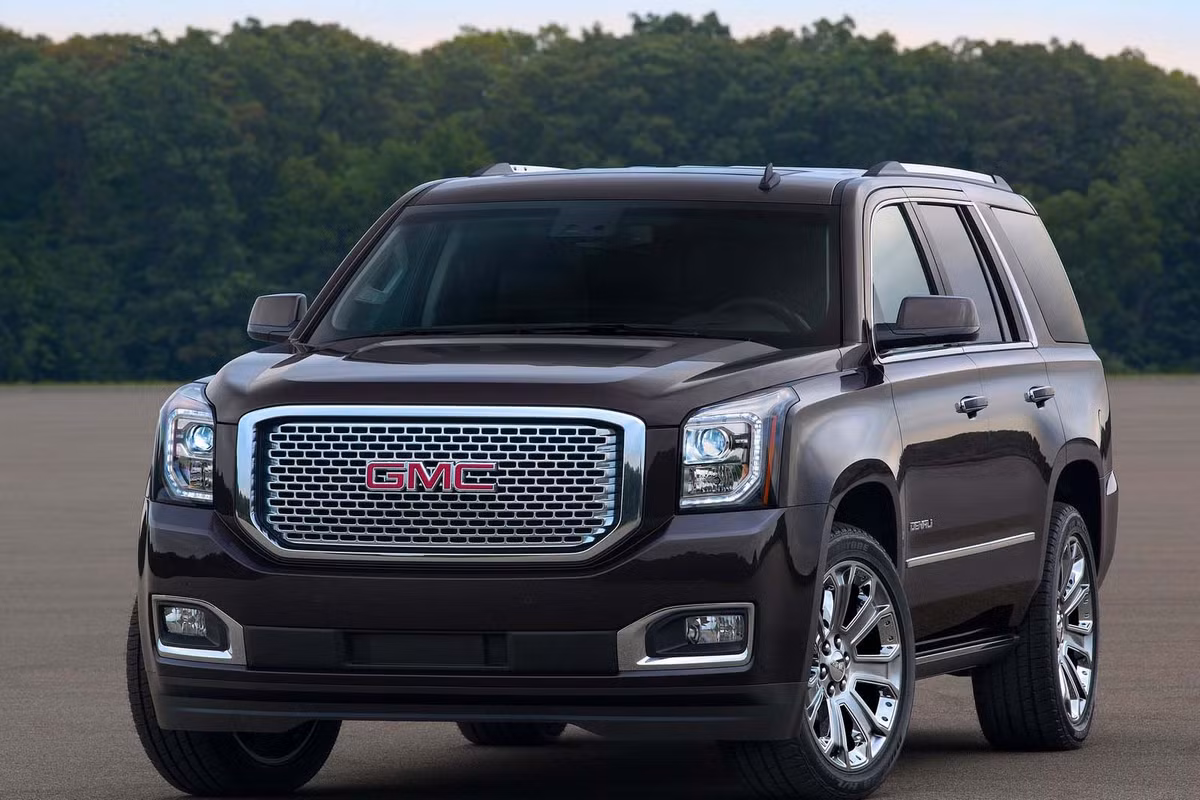 GMC Yukon là một trong những mẫu SUV Fullsize ăn khách tại Mỹ nhưng cũng không được đánh giá cao về độ tin cậy. Xe được trang bị khối động cơ V8 6.2L sản sinh công suất tối đa 420 mã lực, mô-men xoắn cực đại 624 Nm hoặc V8 5.3L chô công suất 355 mã lực. Tại Mỹ xe có giá bán từ 57.810 USD.