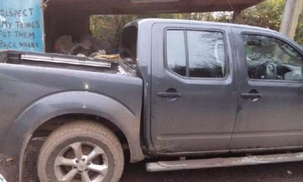 Theo thông tin trên trang The Sun , tình trạng hoen gỉ khung cũng đang xảy ra với các xe Nissan Navara D40 và một số xe sản xuất trong thời gian từ năm 2005 đến 2008 tại Tây Ban Nha.