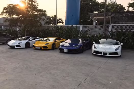 Trước đó, Minh Nhựa từng gây xôn xao khi anh nhập viện trong tình trạng nguy cấp do sử dụng thuốc ngủ quá liều. Tuy nhiên, phía dư luận lại cho rằng anh làm vậy chỉ để đánh bóng tên tuổi của mình.