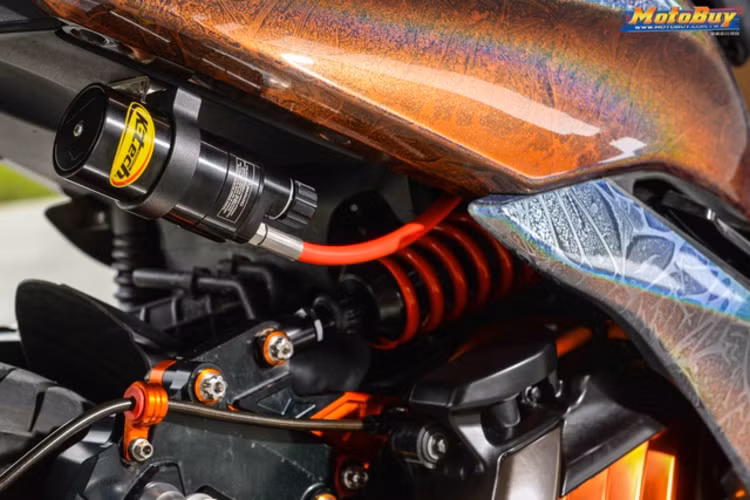 Chủ nhân của chiếc xe Yamaha SMAX độ này tiết lộ mức giá sau khi nâng cấp không dưới 10.000$ (khoảng 220 triệu đồng).