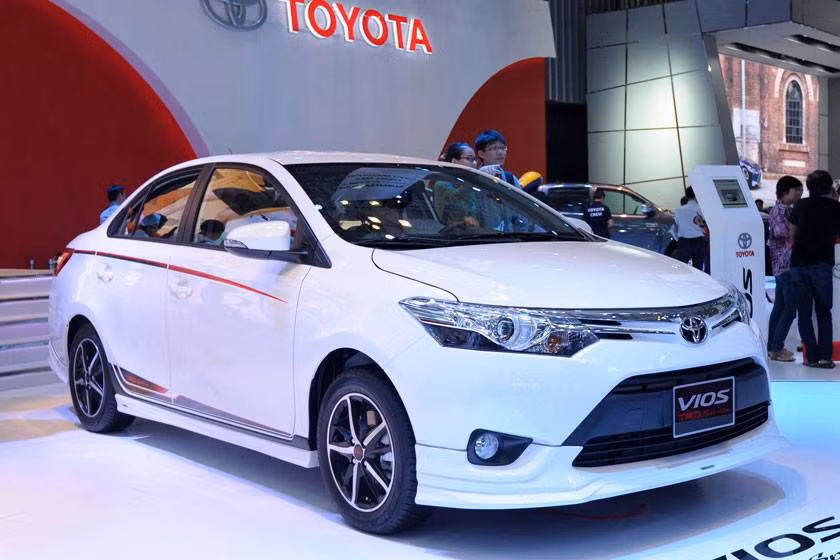 Tại thị trường Việt Nam, giá bán của Vios 1.5G cao nhất 622 triệu đồng. Phiên bản 1.5E CVT có giá 588 triệu, bản số sàn Vios 1.5E MT giá 564 triệu. Trong khi đó phiên bản Vios Limo có giá 532 triệu.