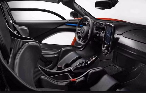 Nội thất xe cũng rất được đầu tư với những vật liệu bền và sang trọng bậc nhất.