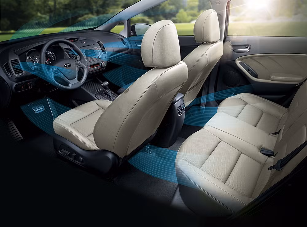 Cùng với đó là loạt nội thất đẹp, bọc da sang trọng tạo cảm giác thoải mái cho người ngồi trên xe.