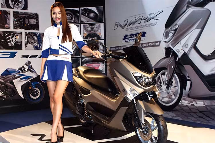 Tại thị trường Indonesia, NMAX 2018 sẽ được bán với giá khởi điểm từ 26,3 triệu Rupiah cho bản không ABS (tương đương 44 triệu đồng) và 30,2 triệu Rupiah (tương đương 50,5 triệu đồng) cho bản có ABS.