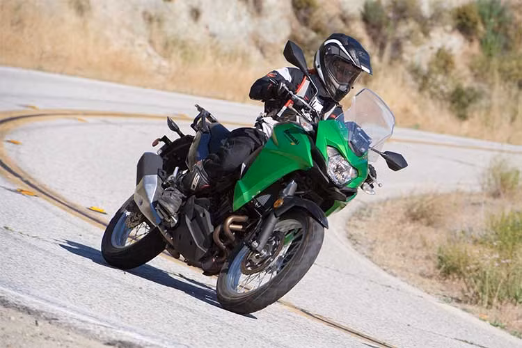 Hiện tại, thương hiệu xe máy Kawasaki tại Việt Nam đang phân phối chính hãng mẫu xe này với bản tiêu chuẩn City là 149,9 triệu đồng và cao cấp hơn là bản Tourer (Full Options đi tour) với giá 169 triệu đồng.