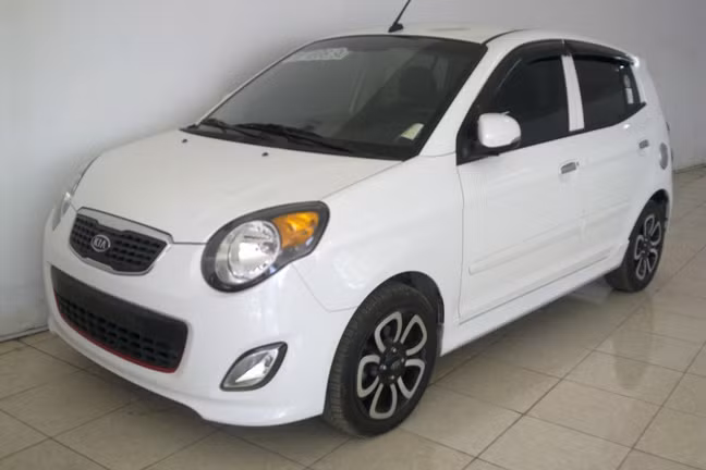 Kia Morning 2008 có mức tiêu thụ nhiên liệu trung bình khoảng 6,5 lít/100km. Một chiếc xe cũ phiên bản này có giá khoảng 200 triệu đồng.