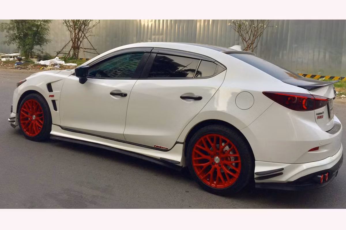 Theo chia sẻ của anh Gia Kiệt - chủ nhân chiếc xe Mazda3 độ cho biết, tổng chi phí cho bản độ này lên ngót ngét cũng lên tới gần 200 triệu đồng.