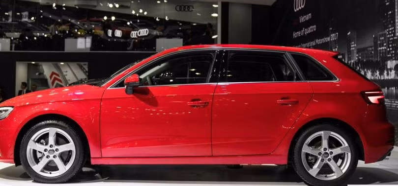 A3 Sportback kiểu dáng xe hatchback 5 cửa với hai tuỳ chọn động cơ tăng áp 1.0L 116 mã lực và 1.4L 150 mã lực. Đây là dòng xe compact hạng sang, phù hợp với khách hàng di chuyển hàng ngày trong những đô thị hiện đại và đông đúc.