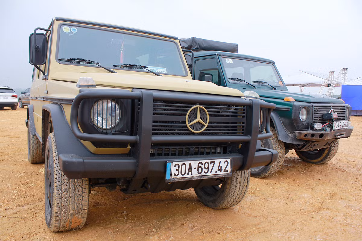 Thiết kế của xe mang đậm chất của dòng off-road với khoảng gầm cao, phía đầu xe là cụm đèn phát sáng đã độ lại đèn bi xenon và đèn LED chiếu sáng ban ngày được tách rời.