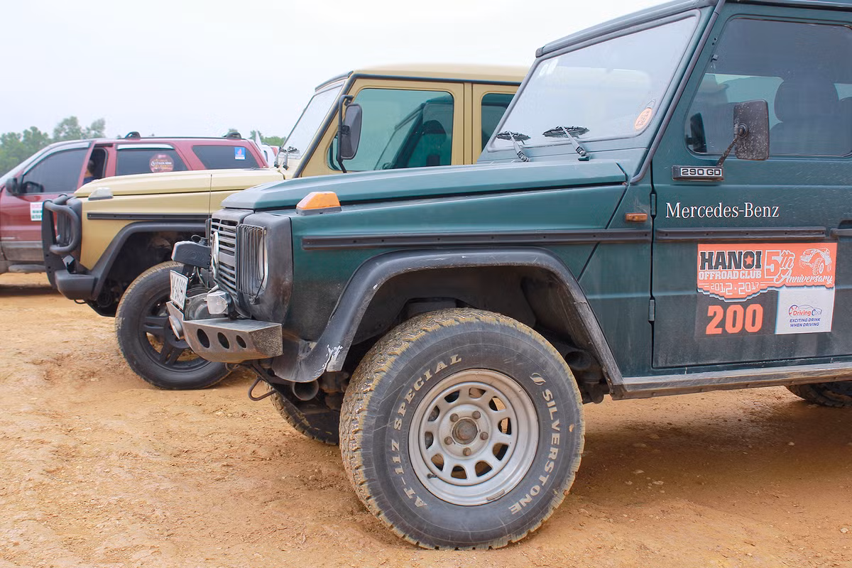 Mercedes-Benz 290GD mang trong mình trái tim V6 động cơ Diesel 2.299 cm3, sản sinh công suất 95 mã lực và mô-men xoắn cực đại đạt 192 Nm.