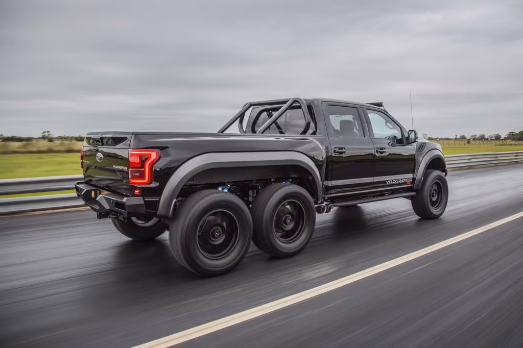 Tuy nhiên, hãng độ Hennessey Performance cũng tiết lộ Hennessey VelociRaptor 6x6 sẽ được đưa vào sản xuất với số lượng giới hạn 50 chiếc- một điểm khác biệt so với hầu hết các loại xe được trưng bày tại triển lãm SEMA sắp được diễn ra.