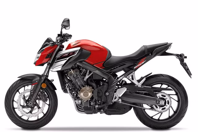 Trước đó, động cơ của Honda CBR650F và CB650F 2017 tạo ra công suất tối đa 87 mã lực tại vòng tua máy 11.000 vòng/phút và mô-men xoắn cực đại 63 Nm tại vòng tua máy 8.000 vòng/phút.