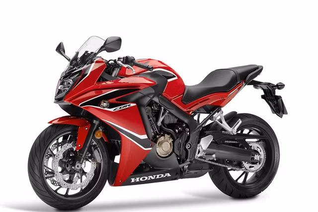 So với phiên bản cũ, Honda CBR650F và CB650F 2017 đã được cải thiện về sức mạnh động cơ.