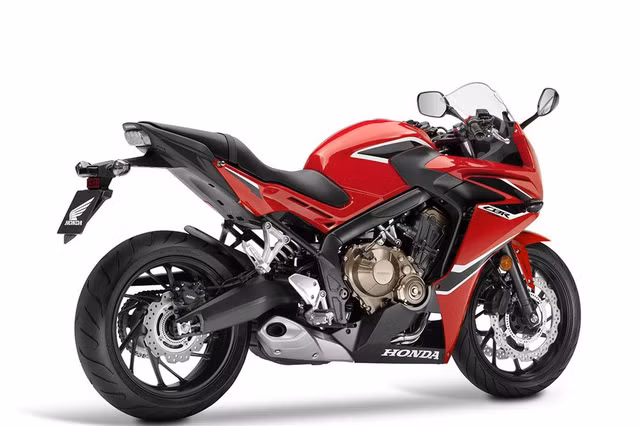 Điểm chung của hai mẫu xe môtô Honda mới này là sử dụng chung bộ khung và động cơ và chỉ khác nhau ở dàn áo, đầu xe và ghi đông.