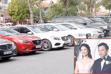 Trước đó, tại lễ ăn hỏi ở Hải Phòng, chú rể Văn Phương còn tặng Hoa hậu bản sắc Việt 2016 chiếc siêu xe sang Rolls-Royce.