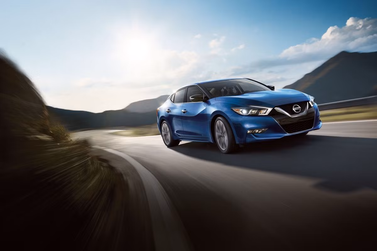 Xe ôtô Nissan Maxima 2018 là một chiếc sedan thể thao 4 cửa, nhưng nó là sự kết hợp của một chiếc xe hạng sang với một chiếc sedan thể thao cho cảm giác lái tuyệt vời. Hãng xe Nissan đã cung cấp cho người dùng thêm lựa chọn tốt hơn bằng việc tung ra phiên bản mới của mẫu xe Maxima.