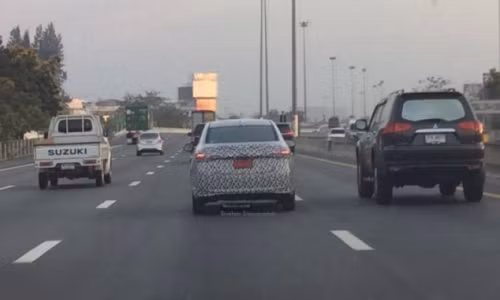 Toyota Yaris 2017 ban sedan sap trinh lang Dong Nam A?-Hinh-3