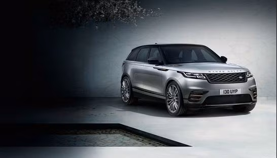 Tại sân chơi VIMS 2017, hãng xe Jaguar Land Rover cho biết sẽ chính thức ra mắt người tiêu dùng Việt. Mẫu xe này có thiết kế mạnh mẽ nhất từng thấy và hiện đang có giá bán 49.900 USD tại Mỹ và 44.830 bảng tại Anh. Tuy nhiên, giá bán của mẫu xe này tại Việt Nam vẫn là ẩn số.