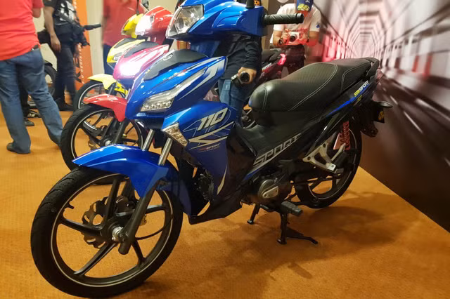 Ngay từ cái nhìn đầu tiên, thiết kế của SM Sport 110R 2017 khiến nhiều người liên tưởng tới chiếc xe lai được tạo ra từ sự “hòa quyện” giữa Yamaha Exciter và Honda Wave Alpha. 