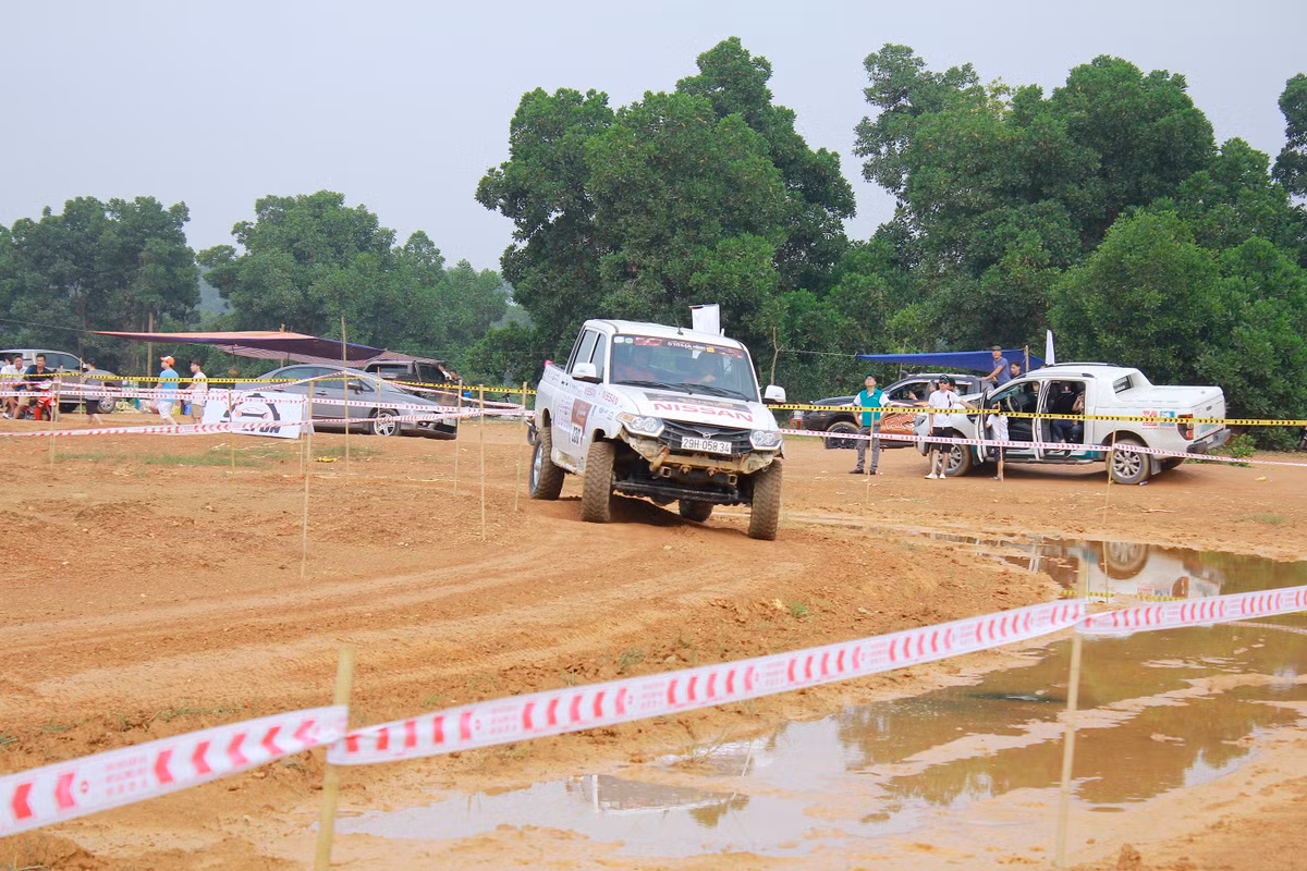 Ở hạng Bán tải Việt Nam thi đấu đầu tiên ở đường số 2, tiếp đó là đường số 3 và đường số 1. Hạng Cơ bản Bán tải thi đấu đầu tiên ở đường số 3, sau đó là đường số 2 và đường số 1. Riêng ở đường số 4 cần dùng đến trang bị tời được dành riêng cho các xe ở hạng Nâng cao thi đầu tiên.