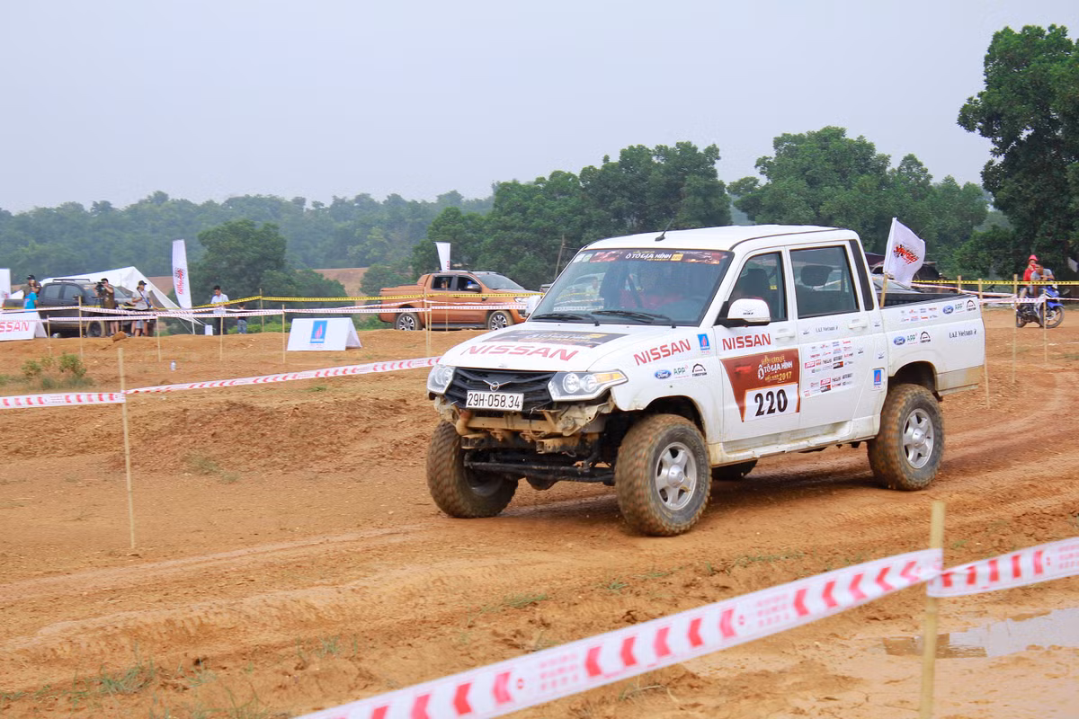 Giải đua xe địa hình Việt Nam - Vietnam Offroad Cup 2017 (VOC 2017), giải đấu thường niên lớn nhất Việt Nam dành cho bộ môn thể thao đua xe vượt địa hình khởi tranh trong 2 ngày 9 và 10/9/2017 tại Làng văn hóa các dân tộc Việt Nam (Đồng Mô, Sơn Tây, Hà Nội). 