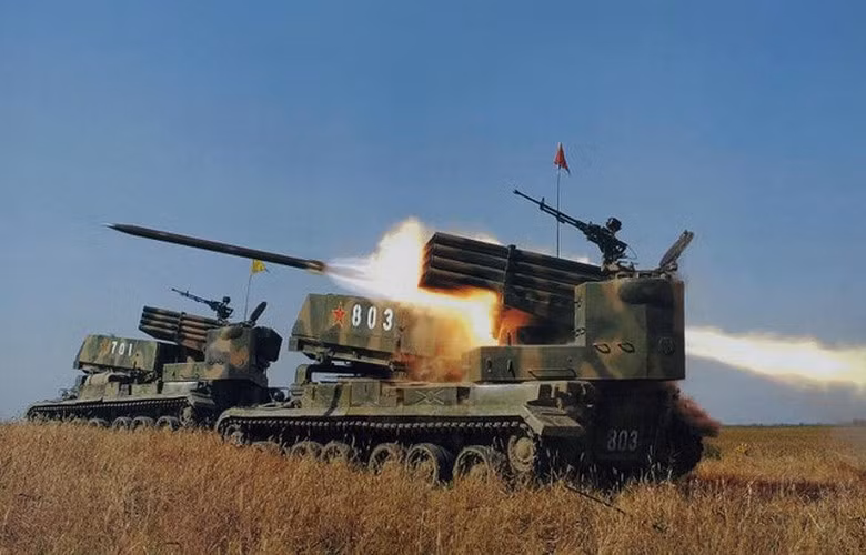 Có thể nói, đây là một thứ vũ khí khá độc đáo nhưng cũng không kém phần nguy hiểm của Quân đội Trung Quốc bất chấp rằng độ chính xác của nó là không cao. Nguồn ảnh: Military.