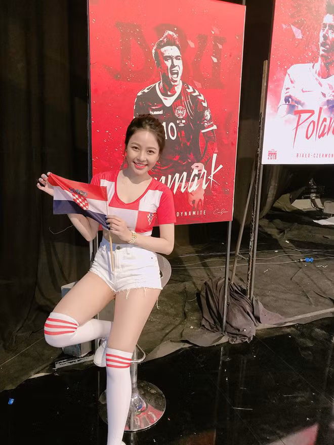 Trước khi nổi tiếng, Trâm Anh cũng được biết tới như một “hot girl dược sĩ” khi quản lý một hiệu thuốc tại Hà Nội. Ảnh: tintuconline.