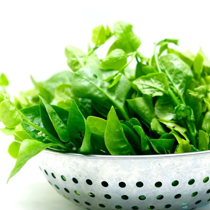 Sau đó, bạn rửa sạch với nước lạnh. Với cách này, bạn nên thực hiện 3 - 4 lần một tuần để đạt được kết quả tốt nhất. Ảnh: cachlamdamattrang.