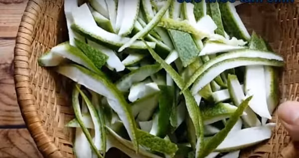 Loại trà vỏ bưởi này vừa thơm ngon dễ uống, lại vừa hỗ trợ giảm cân hiệu quả. Ảnh: kenhphunu.