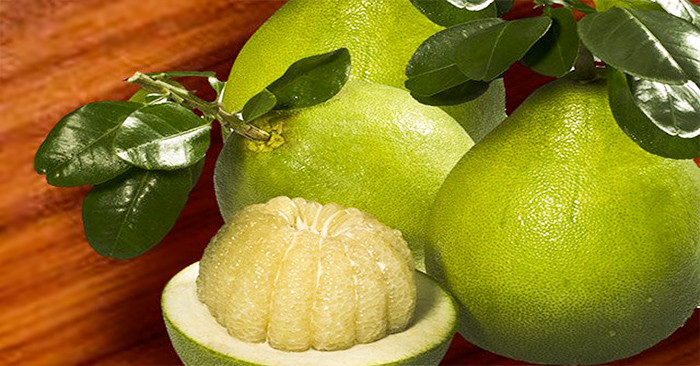 Trong bưởi chứa nhiều vitamin C không chỉ giúp phân hủy mỡ mà còn kích thích tiêu hóa, ngăn ngừa sự tích trữ năng lượng bên trong cơ thể. Ảnh: dkn.