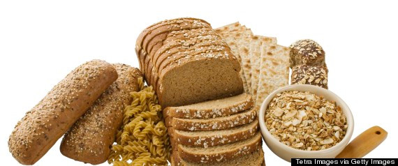 Ngũ cốc nguyên hạt và dầu olive cũng là những thực phẩm giúp kéo dài tuổi thọ của bạn.