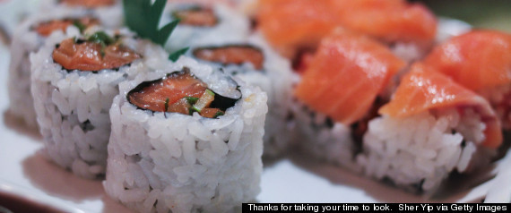 Cá hồi rất giàu omega-3 và là một trong những loại thực phẩm giúp bạn sống thọ hơn, thậm chí là “cải lão hoàn đồng”.